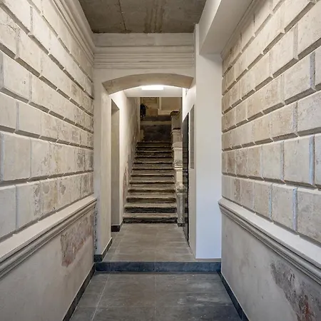 Luxurious In A Historic Fire Tower With Old Town View 维尔纽斯