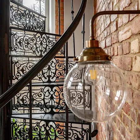 Luxurious In A Historic Fire Tower With Old Town View 维尔纽斯