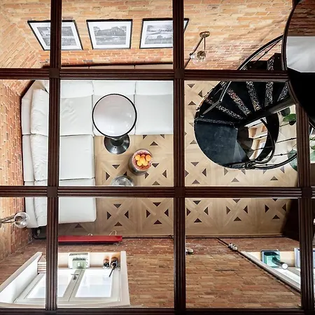 公寓 Luxurious In A Historic Fire Tower With Old Town View 维尔纽斯