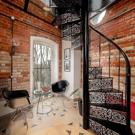 Luxurious In A Historic Fire Tower With Old Town View 维尔纽斯