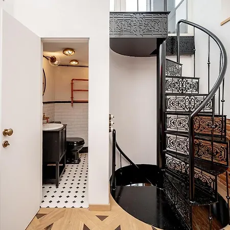 Luxurious In A Historic Fire Tower With Old Town View 公寓 维尔纽斯